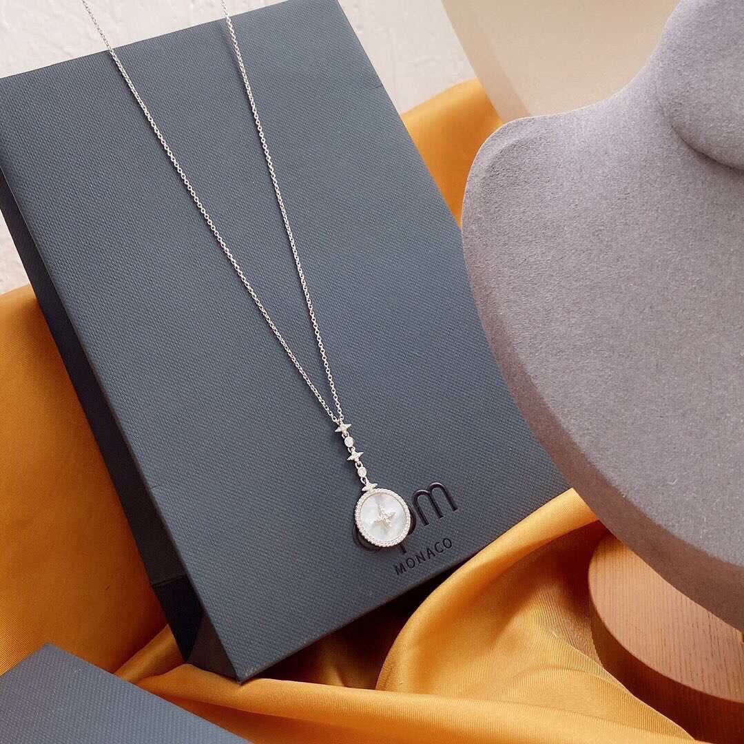 APM Monaco Elegant Silver Chain with Diamond-Encrusted Pendant